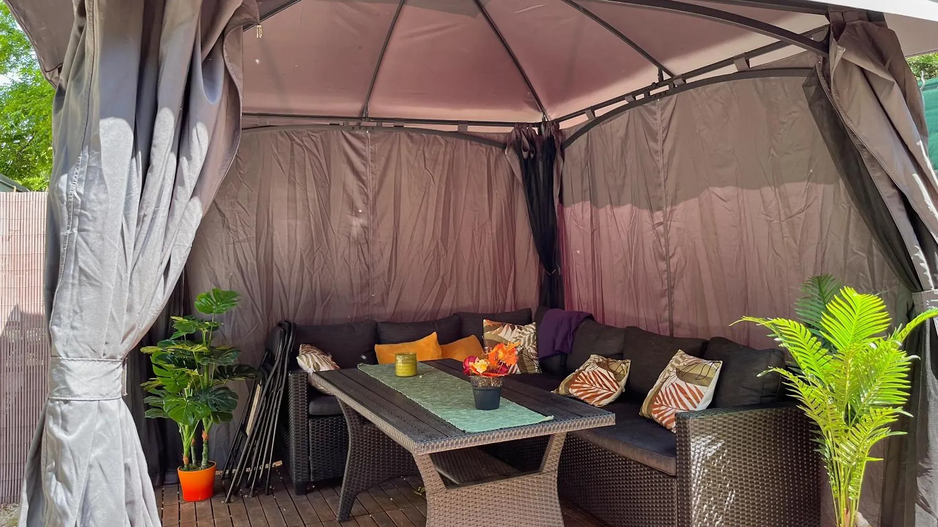 Brand New Garden Flat / Free Parking Appartement Boedapest