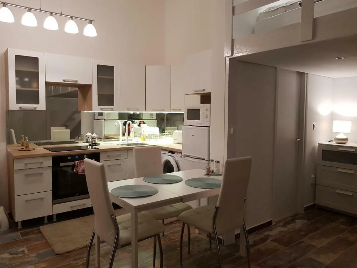 Brand New Garden Flat / Free Parking Appartement Boedapest Hongarije