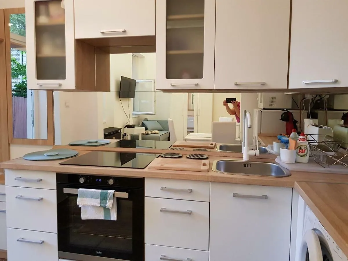 Brand New Garden Flat / Free Parking Appartement Boedapest